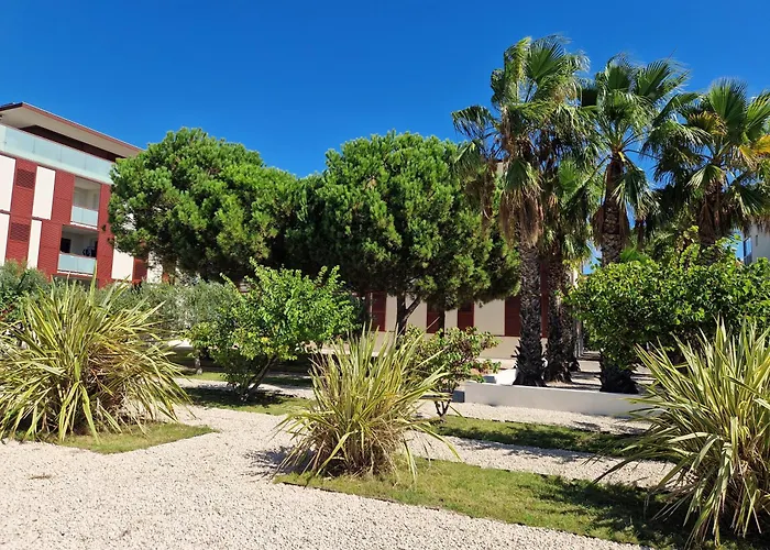 Le Grand Large T2 Climatise A 200 M Plage, Parking